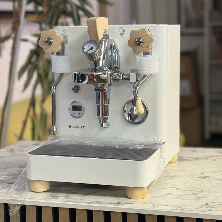 Out of the Box, White Lelit Bianca V3